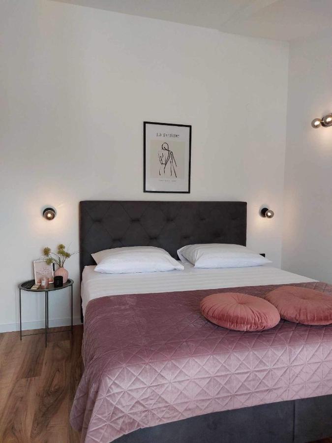 Mirela Apartman *