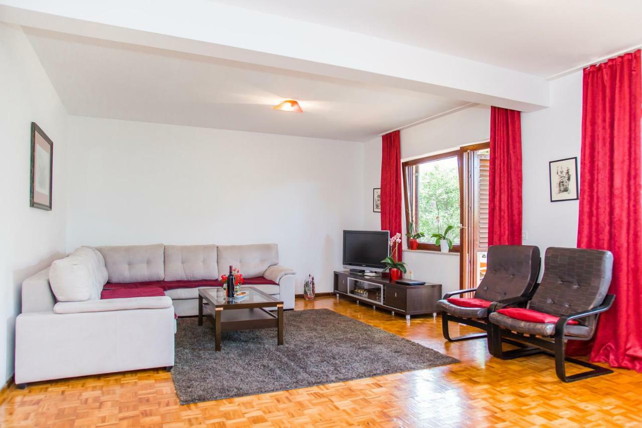 Apartman Mirela *